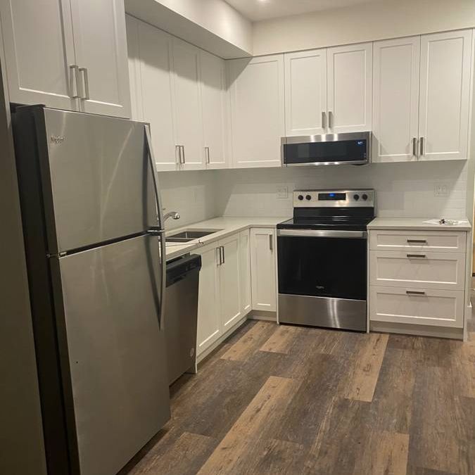 Central Park Village – Park Suites 1BD/1BA - Photo 1