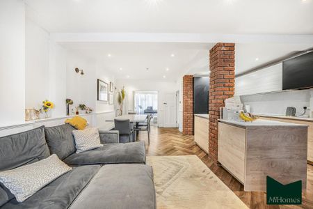 4 bedroom semi-detached house to rent - Photo 5