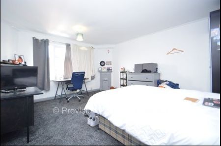 Student Houses in Hyde Park Leeds - Photo 4