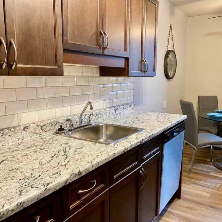 Edmonton Furnished Condo Rental in Glenora - Charming Furnished 1-Bedroom in Glenora – Steps from 124th Street! - Photo 1