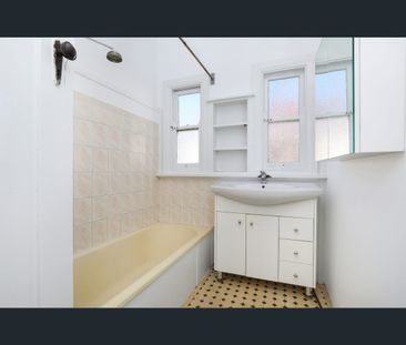 18 Woodhill Street, Fairy Meadow, NSW 2519 - Photo 6