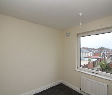 2 Bedroom Semi-Detached House - Photo 3