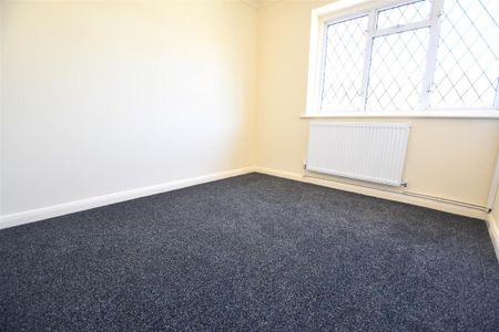 2 bedroom semi-detached bungalow to rent - Photo 2