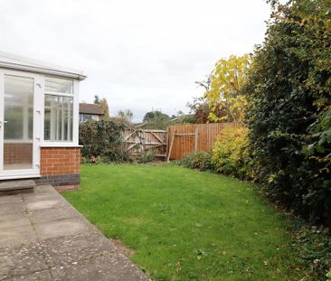 4 bedroom link detached house to rent - Photo 3