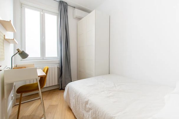 Calle de los Caños del Peral, Madrid, Community of Madrid 28013 - Photo 1