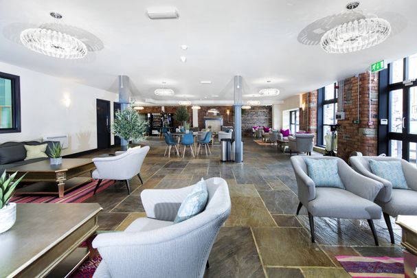 1 Bedroom Furnished Apartment - Photo 1