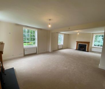 4 bedroom detached house to rent - Photo 2
