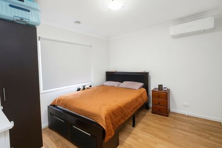 Modern, Efficient Living in a Prime Dandenong Location - Photo 4