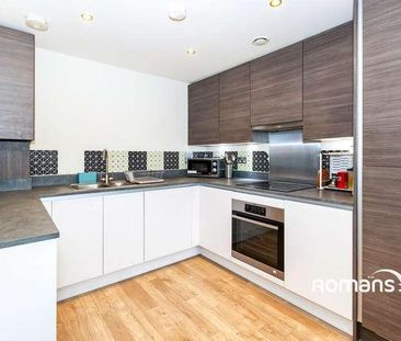 Kingston Close, Maidenhead, Berkshire, SL6 - Photo 1