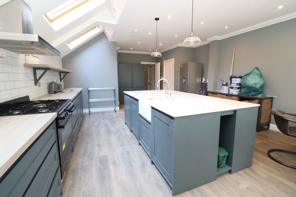 Room in a Shared House, Maldon Road, W3 - Photo 1