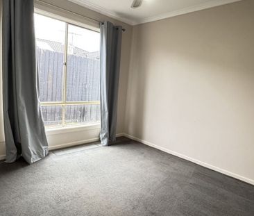 Spacious & Affordable 4-Bedroom Family Home in Cranbourne West - Photo 3