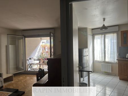 T2 MEUBLE AVEC TERRASSE LYON 7 - Photo 2