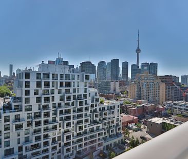 Stunning 1 Bedroom + Den with walk out to Balcony at 80 Vanauley St.! - Photo 1