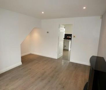 Semi-detached house to rent on - Photo 2