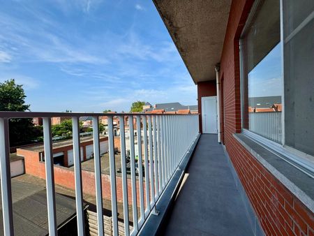 Gerenoveerd 3-slaapkamer appartement met garagebox in centrum Turnhout - Photo 2