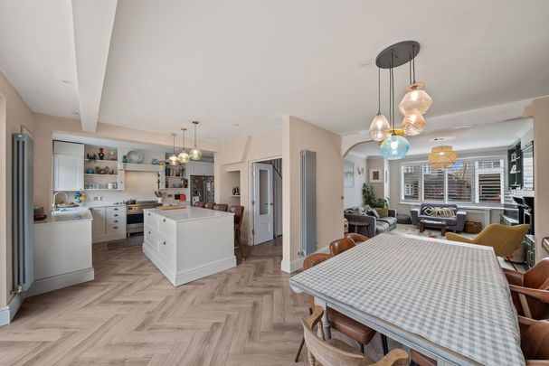 4 bedroom semi-detached house to rent - Photo 1