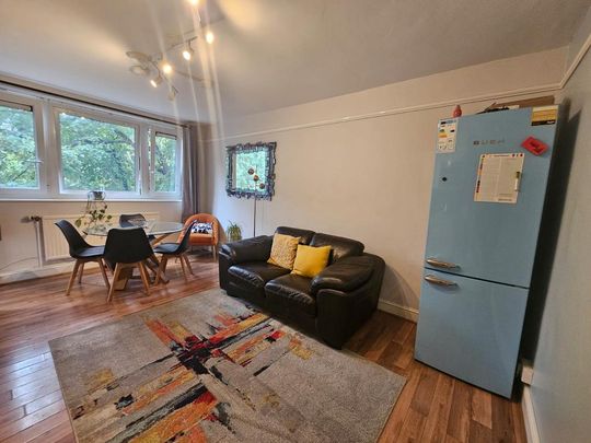 1 bedroom in a flat share to rent - Photo 1