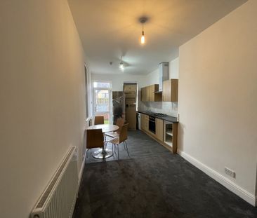 2 bedroom apartment to rent - Photo 6
