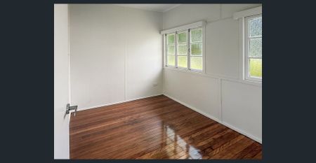 Easy Living in the Heart of Rosewood - Photo 4