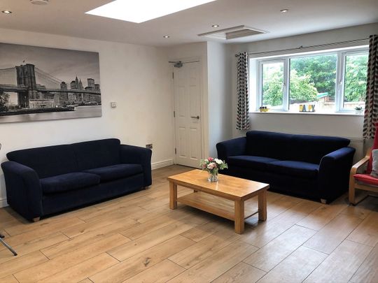 7 Bed Semi-Detached House, Lenton Boulevard, NG7 - Photo 1