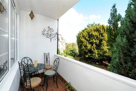 3 bedroom flat to rent - Photo 5