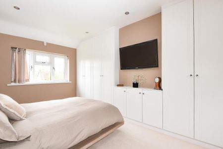 3 bedroom semi-detached house to rent - Photo 4