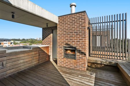 Huge Contemporary 148sqm Tri-level Residence With Private Rooftop Entertainers Terrace and Double Security Parking - Photo 4