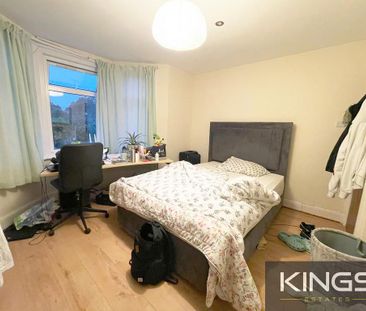 3 bedroom flat to rent - Photo 4