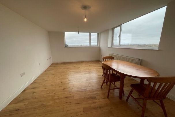 Mere Bank, L17 - Photo 1