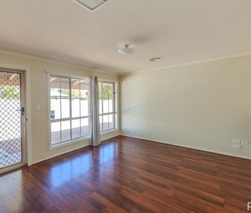 Modern 3 Bedroom Townhouse - Photo 2