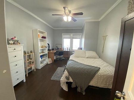 300 Nelson St - STUDENTS, 5 beds, 3 bath - Photo 3