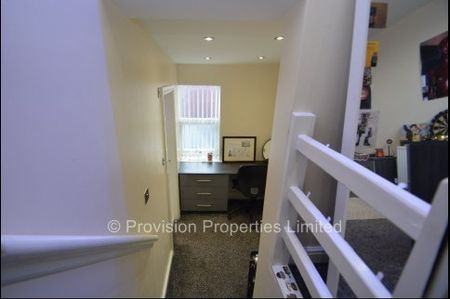 1 bedroom flats in Leeds - Photo 2