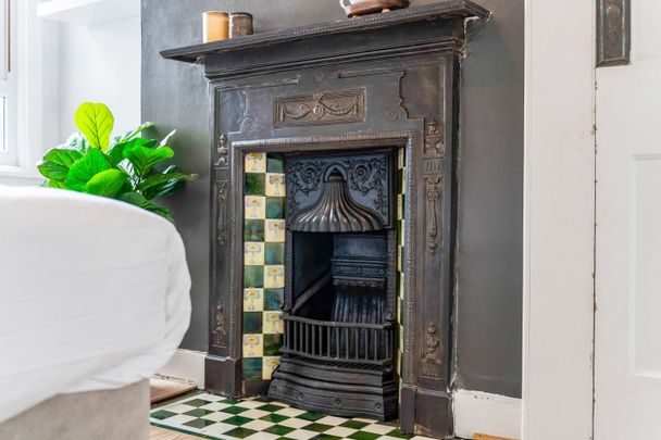 2 Bed Maisonette, Valetta Road, W3 - Photo 1