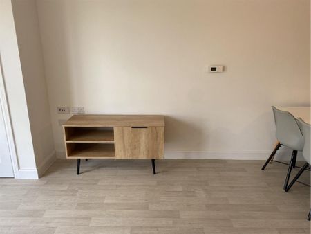 2 Bed Flat, St. Lukes Road, B5 - Photo 2