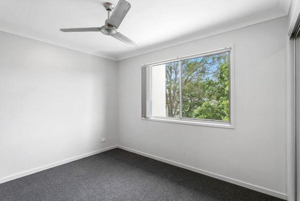 Spacious Townhouse - Photo 1