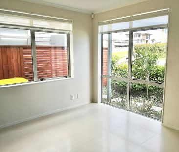 3 Bedrooms and Double Car Garage in Ormiston - Photo 1