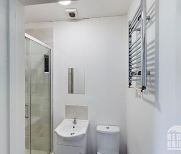 1 bedroom in a house share to rent - Photo 5