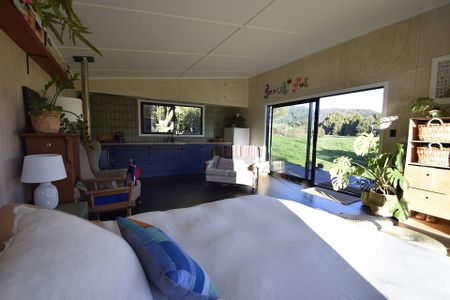 Modern off grid studio - surrounded by farmland - Photo 2