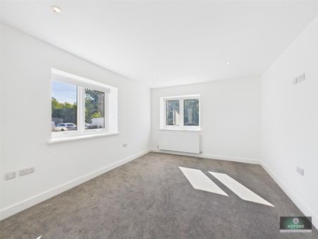 Old Hollow, Worth, Crawley - Photo 2