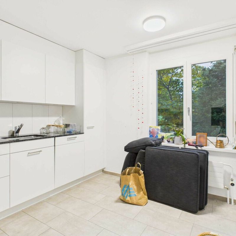 3.5-Zimmerwohnung im Erdgeschoss mit gemütlichem Sitzplatz - Photo 1