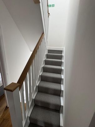 1 Bed Flat, Old Town, SW4 - Photo 1