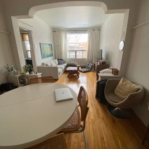 VERDUN - Ouest, 5 1/2, 2cc.dont une cc petite, 2è étage - Photo 2