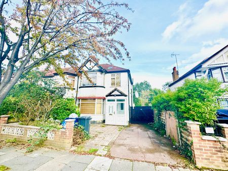 Brentmead Gardens, Park Royal, London, NW10 7DS - Photo 4
