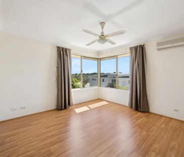 Classic Comfort in Claremont - Photo 6