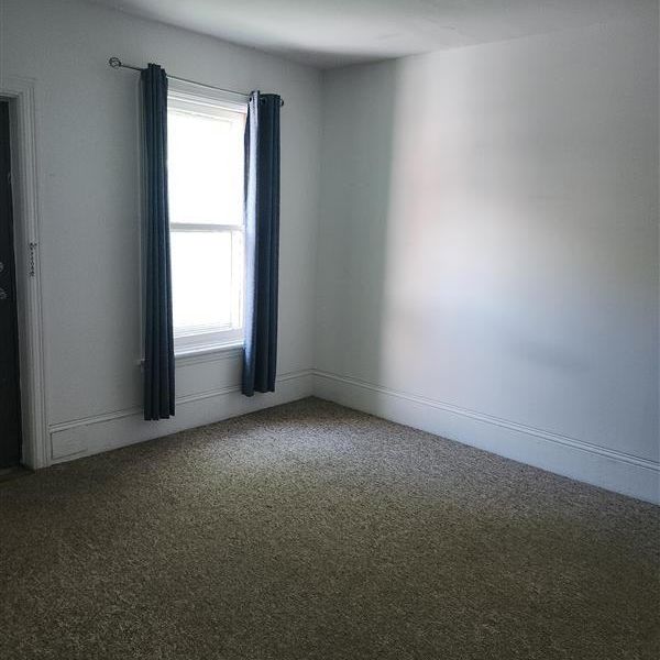 8 Aylmer Avenue apartment — Ottawa, ON (1-Bedroom) - 1 Bedroom - Photo 1