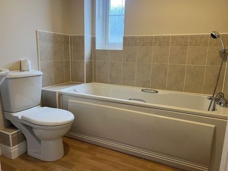 2 bedroom end of terrace house to rent - Photo 4