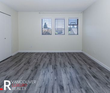 House in Coquitlam, BC - Photo 5