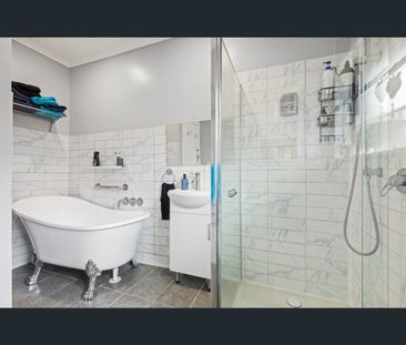24 Hitchcock Street, Breakwater, Vic 3219 - Photo 5