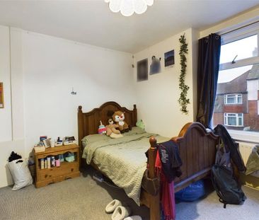 4 bedroom terraced house to rent - Photo 4