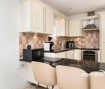 Kings Ride, Camberley, Surrey, GU15 - Photo 5